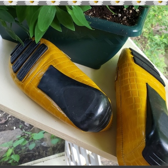 Tommy Bahama Yellow Driving Shoes - Picture 2 of 3